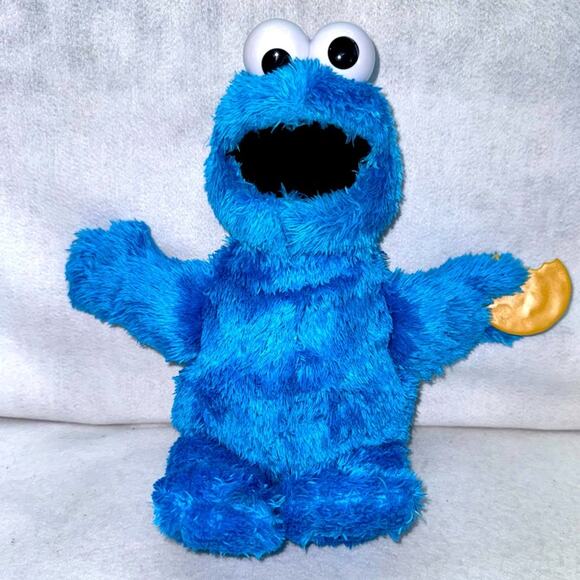 EUC Sesame Street Feed Me Cookie Monster 2017 Hasbro 15” Talks and Moves - Picture 1 of 6